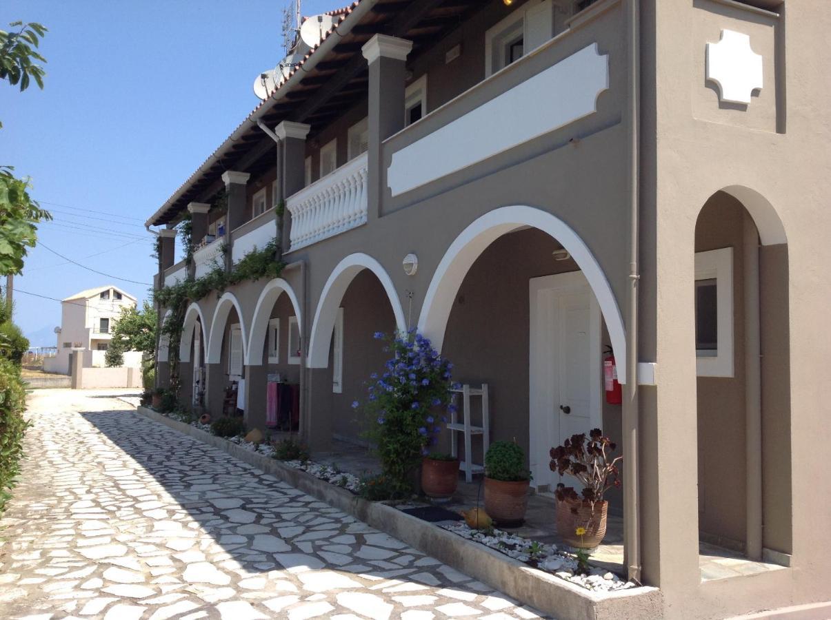 Babis Apartments & Studios Iremia Acharavi  Esterno foto