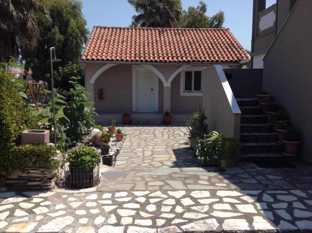 Babis Apartments & Studios Iremia Acharavi  Esterno foto