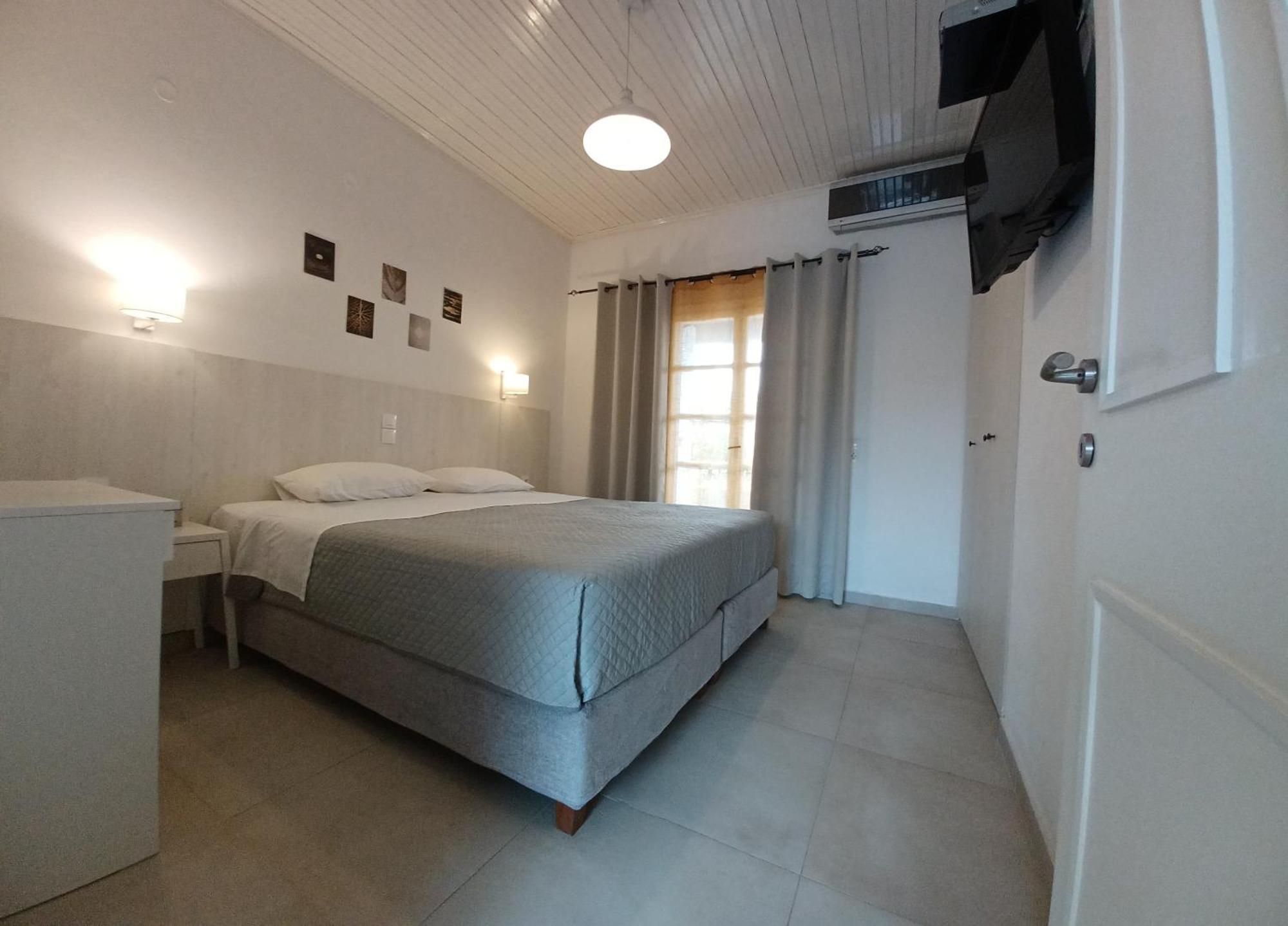 Babis Apartments & Studios Iremia Acharavi  Esterno foto